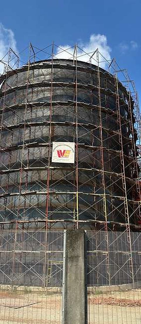Tall tank under construction